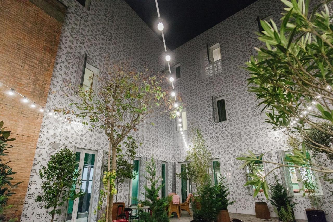 G.Vino Boutique Hotel Тбилиси Экстерьер фото